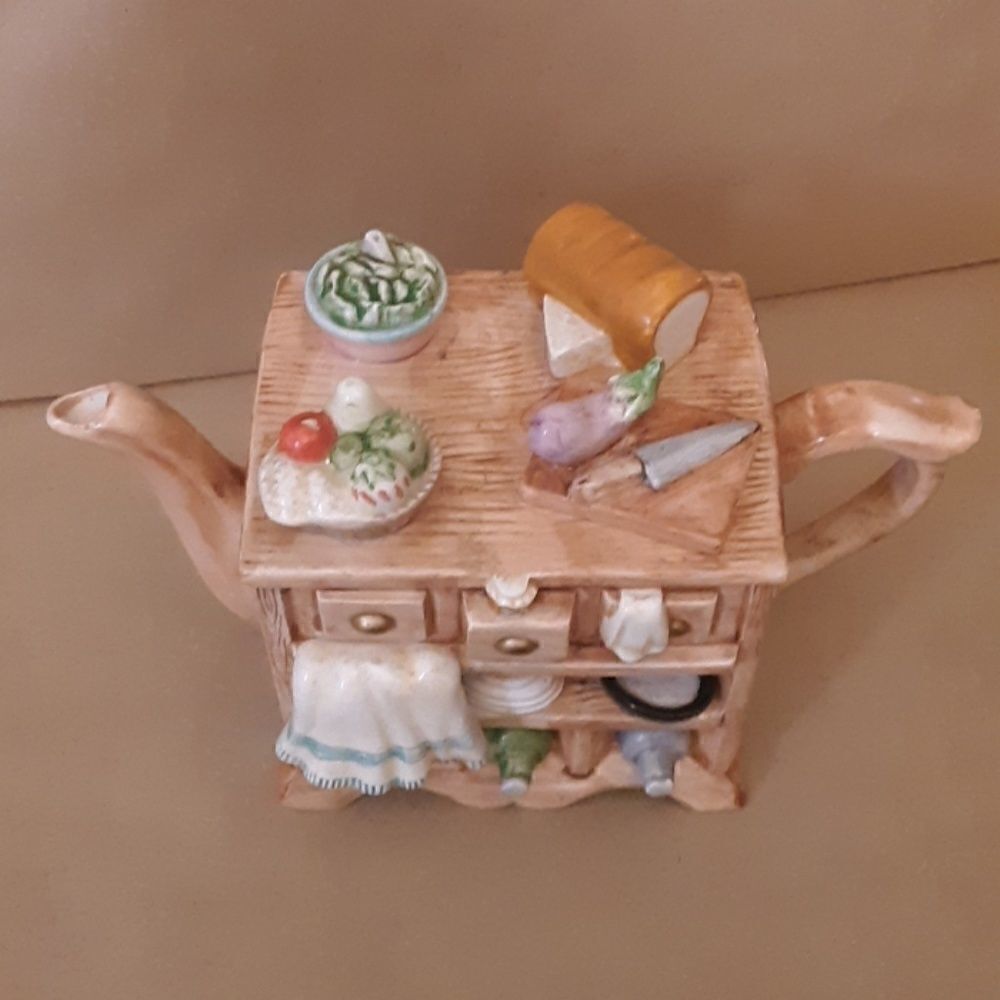 Cardinal Novelty Kitchen Kettle - Picture 2 of 7